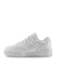 Buty do chodzenia dla dzieci New Balance 550. Zapięcie: sznurówki. Kolor: biały. Materiał: materiał, syntetyk. Szerokość cholewki: normalna. Sport: turystyka piesza