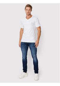 Guess T-Shirt M2YI37 I3Z11 Biały Slim Fit. Kolor: biały. Materiał: bawełna