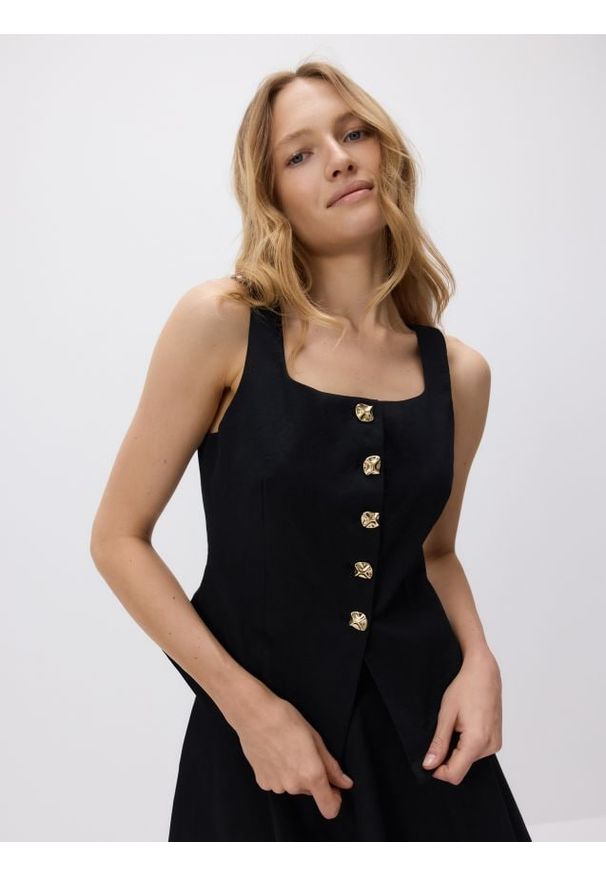 Reserved - Kamizelka z ozdobnymi guzikami - czarny. Kolor: czarny. Materiał: tkanina, bawełna