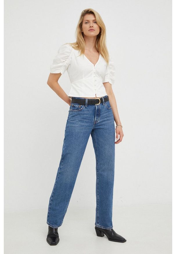 Levi's® - Levi's bluzka bawełniana damska kolor biały gładka. Okazja: na spotkanie biznesowe, na co dzień. Kolor: biały. Materiał: bawełna. Długość rękawa: krótki rękaw. Długość: krótkie. Wzór: gładki. Styl: casual, biznesowy