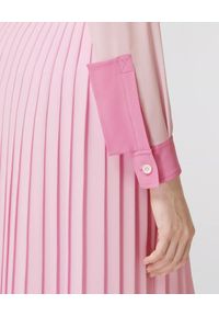 Burberry - BURBERRY - Różowa koszula z jedwabnej krepy. Kolor: różowy, wielokolorowy, fioletowy. Materiał: jedwab. Długość rękawa: długi rękaw. Długość: długie. Styl: klasyczny #2