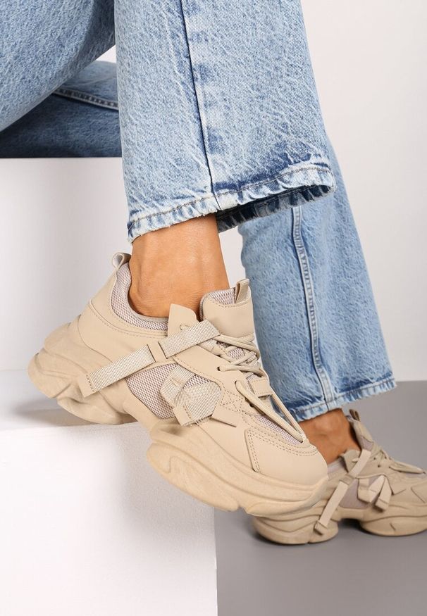 Born2be - Ciemnobeżowe Sneakersy na Grubej Podeszwie z Ozdobnymi Sznurówkami Moraza. Zapięcie: sznurówki. Kolor: beżowy. Materiał: jeans