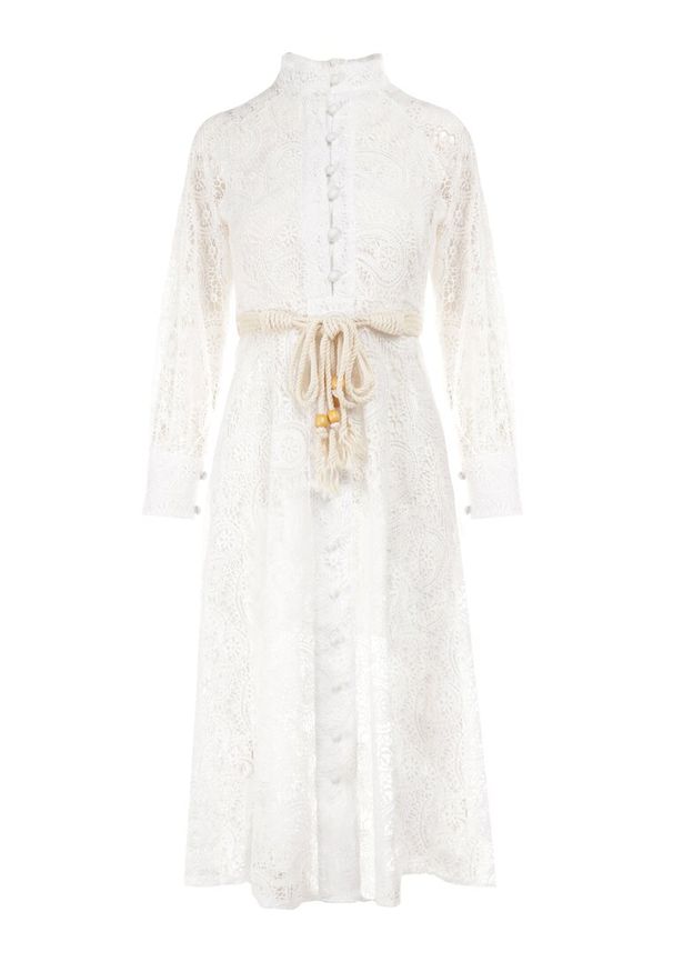Born2be - Biała Sukienka Eudoreia. Typ kołnierza: kołnierzyk stójkowy. Kolor: biały. Wzór: ażurowy, aplikacja. Typ sukienki: rozkloszowane. Materiał: bawełna, materiał, koronka. Długość rękawa: długi rękaw. Sezon: lato. Styl: elegancki, boho. Długość: midi