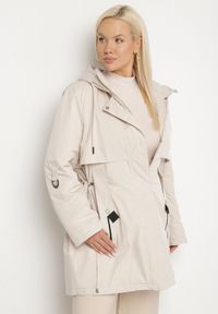 Born2be - Jasnobeżowa Kurtka Typu Parka z Kapturem i Podpinanymi Rękawami Falunea. Okazja: na co dzień, na spacer. Typ kołnierza: kaptur. Kolekcja: plus size. Kolor: beżowy. Materiał: jeans. Styl: klasyczny, sportowy, casual, elegancki