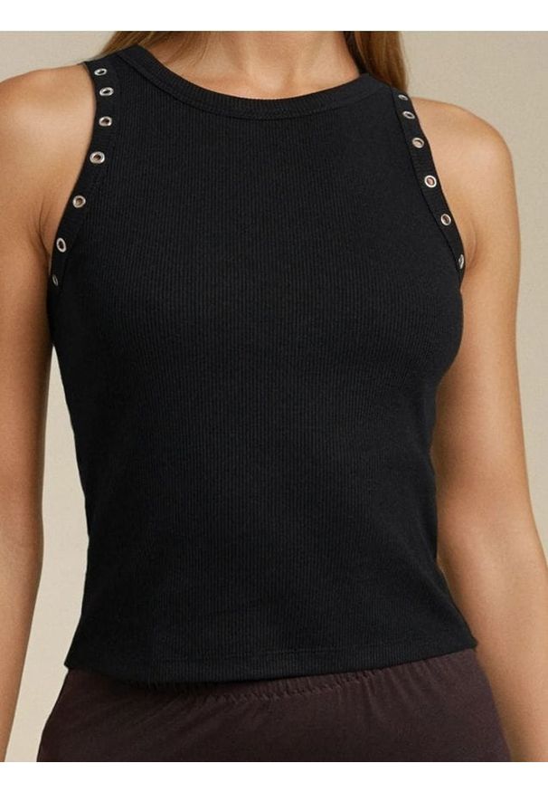 Sinsay - Prążkowany top z ozdobnymi dżetami - czarny. Kolor: czarny. Materiał: prążkowany