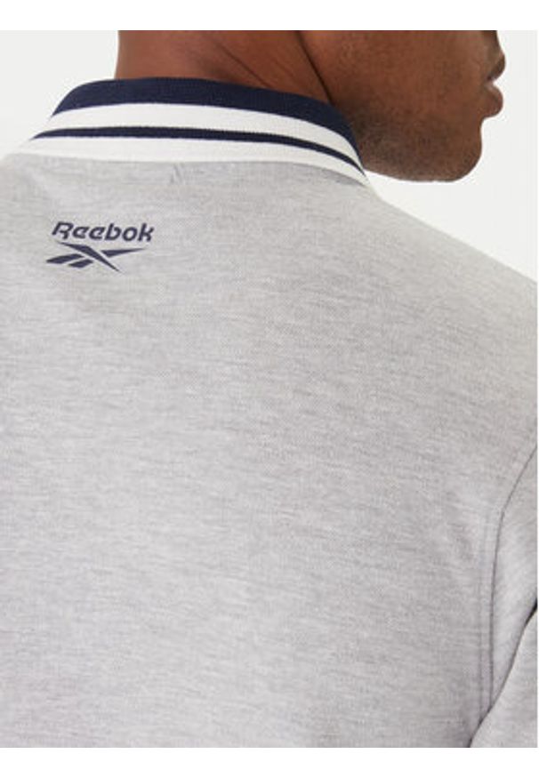 Reebok Polo Arter RK25548CCM Szary Regular Fit. Typ kołnierza: polo. Kolor: szary. Materiał: bawełna