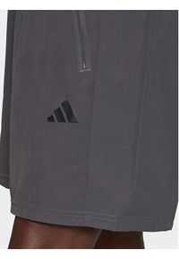 Adidas - adidas Szorty sportowe Train Essentials Woven Training Shorts IC6978 Szary Regular Fit. Kolor: szary. Materiał: syntetyk. Styl: sportowy #4