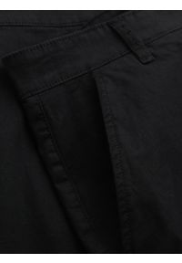 Ombre Clothing - Klasyczne męskie szorty chino z podwiniętą nogawką - czarne V9 OM-SRCS-0197 - XXL. Kolor: czarny. Materiał: bawełna, elastan. Sezon: lato. Styl: klasyczny #9