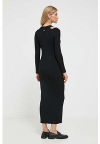 BOSS sukienka kolor czarny maxi dopasowana. Kolor: czarny. Materiał: materiał, dzianina, prążkowany. Długość rękawa: długi rękaw. Typ sukienki: dopasowane. Długość: maxi #2