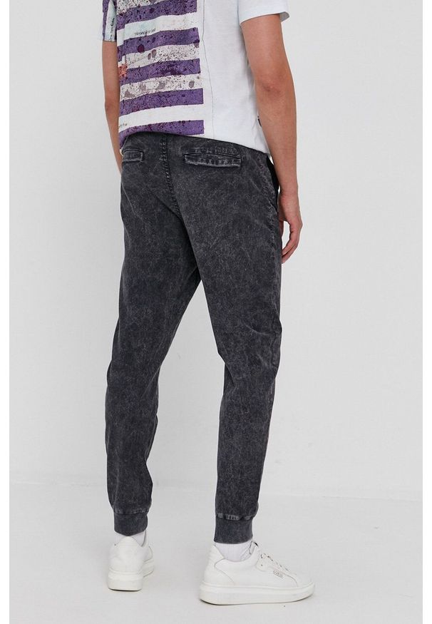Desigual - Spodnie. Kolor: szary. Materiał: materiał