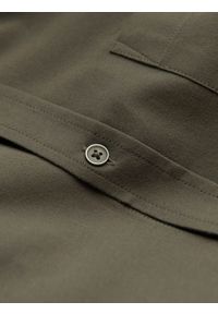 Ombre Clothing - Bawełniana męska koszula REGULAR FIT z kieszenią - khaki V4 OM-SHOS-0153 - XXL. Typ kołnierza: kołnierzyk klasyczny. Kolor: brązowy. Materiał: bawełna. Długość rękawa: długi rękaw. Długość: długie. Styl: klasyczny #11