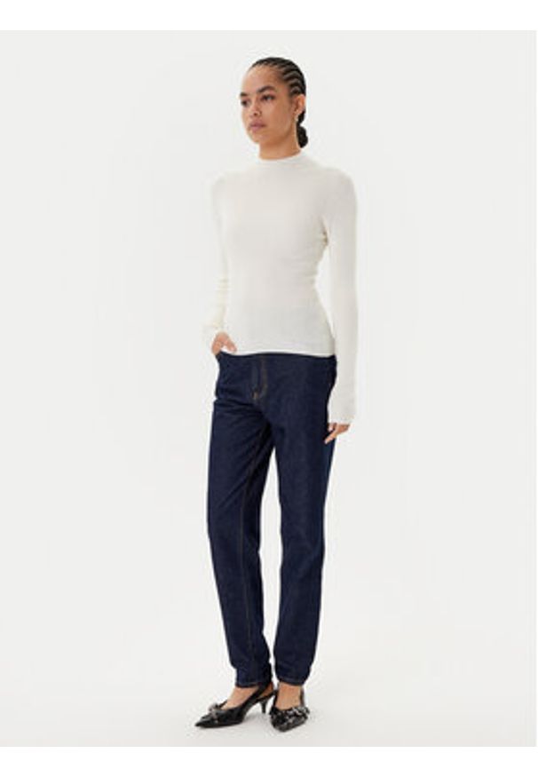 Guess Golf W5BR15 Z3OW2 Écru Slim Fit. Typ kołnierza: golf. Materiał: syntetyk