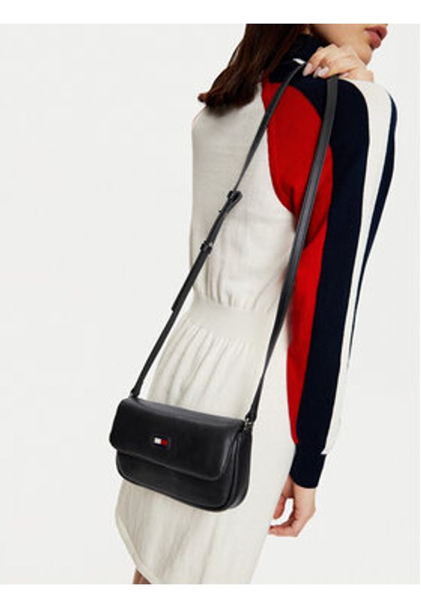 Tommy Jeans Torebka Tjw Pillow Flap Crossover AW0AW16978 Czarny. Kolor: czarny. Materiał: skórzane