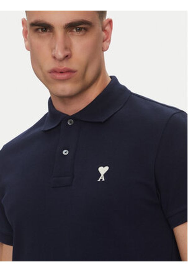 AMI PARIS - AMI Paris Polo HPL060.760 Granatowy Regular Fit. Typ kołnierza: polo. Kolor: niebieski. Materiał: bawełna