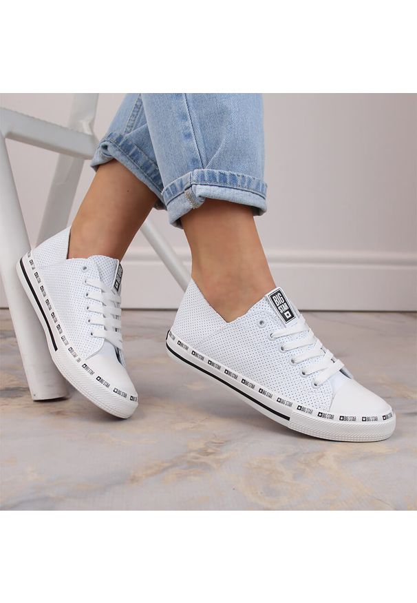 Big-Star - Trampki niskie eko skóra ażurowe białe Big Star FF274024. Kolor: biały. Materiał: skóra ekologiczna. Wzór: ażurowy. Sezon: lato. Styl: klasyczny