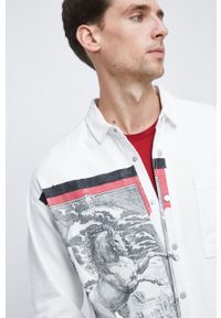 medicine - Medicine koszula bawełniana męska kolor biały relaxed z kołnierzykiem klasycznym. Typ kołnierza: kołnierzyk klasyczny. Kolor: biały. Materiał: bawełna. Długość rękawa: długi rękaw. Długość: długie. Wzór: nadruk. Styl: klasyczny #5