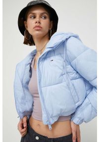 Tommy Jeans kurtka damska kolor niebieski zimowa. Kolor: niebieski. Materiał: włókno, materiał. Sezon: zima