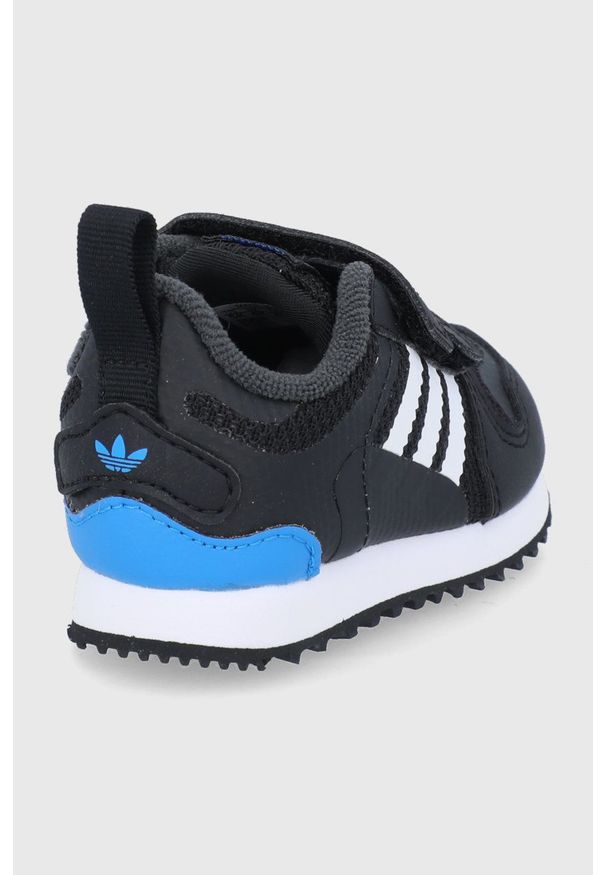 adidas Originals buty dziecięce ZX 700 kolor czarny. Nosek buta: okrągły. Zapięcie: rzepy. Kolor: czarny. Materiał: materiał. Szerokość cholewki: normalna. Model: Adidas ZX