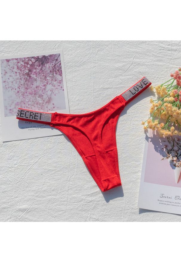 Intica - Stringi z szeroką gumką i nowoczesnym designem Dior. Kolor: czerwony. Materiał: tkanina, materiał