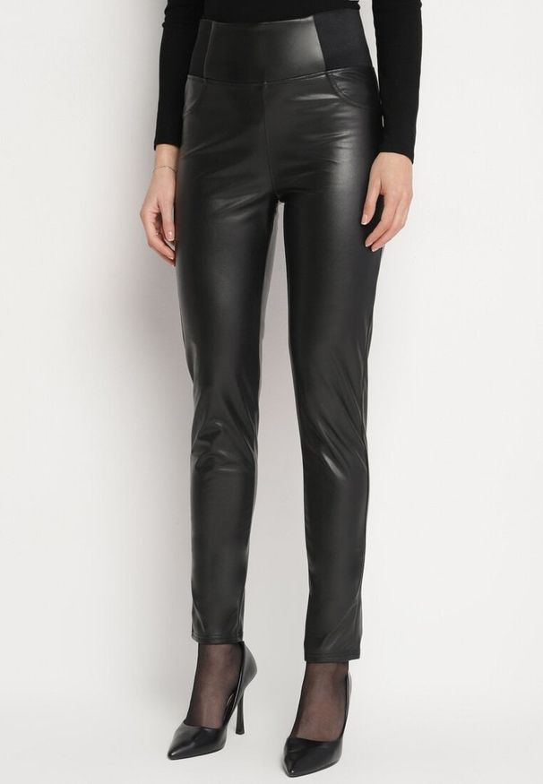 Born2be - Czarne Ocieplane Legginsy z Ekoskóry z Wysokim Stanem Feliora. Okazja: na co dzień. Stan: podwyższony. Kolor: czarny. Materiał: satyna. Styl: elegancki, wizytowy, casual