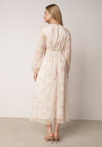 Born2be - Żółta Romantyczna Sukienka z Falbankami Wiązaniem i Wycięciami w Talii Rhelorin. Okazja: na co dzień. Typ kołnierza: kołnierz z falbankami. Kolor: żółty. Materiał: jeans, poliester. Styl: klasyczny, casual #6