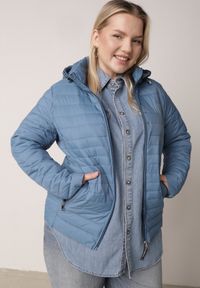 Born2be - Niebieska Pikowana Kurtka Przejściowa z Odpinanym Kapturem Tidesse. Kolor: niebieski. Materiał: poliester, jeans #3