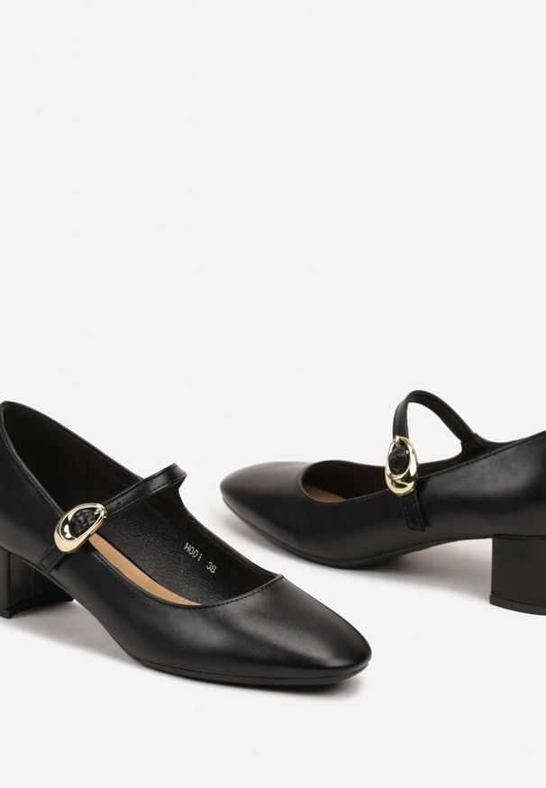 Born2be - Czarne Eleganckie Czółenka na Słupku z Paseczkiem i Klamerką Daisly. Zapięcie: pasek. Kolor: czarny. Obcas: na słupku. Styl: elegancki. Wysokość obcasa: średni