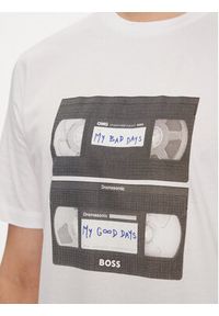 BOSS - Boss T-Shirt TeRetroLeo 50510021 Biały Regular Fit. Kolor: biały. Materiał: bawełna. Styl: retro #4