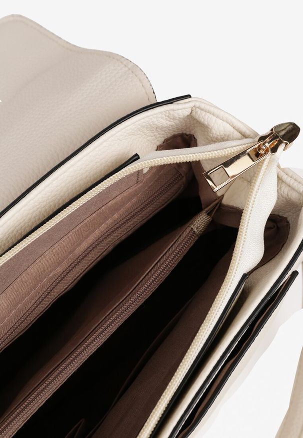 Renee - Biała Torebka Typu Listonoszka z Rączką i Ozdobną Klapą Monevia. Kolor: biały. Styl: klasyczny, elegancki, casual