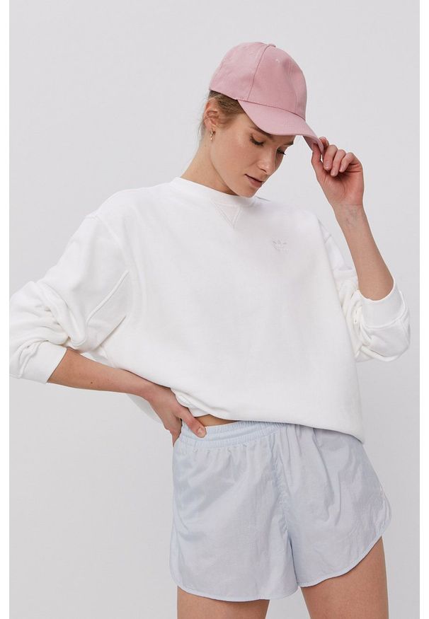adidas Originals - Szorty. Okazja: na co dzień. Kolor: niebieski. Materiał: dzianina, materiał. Wzór: gładki. Styl: casual