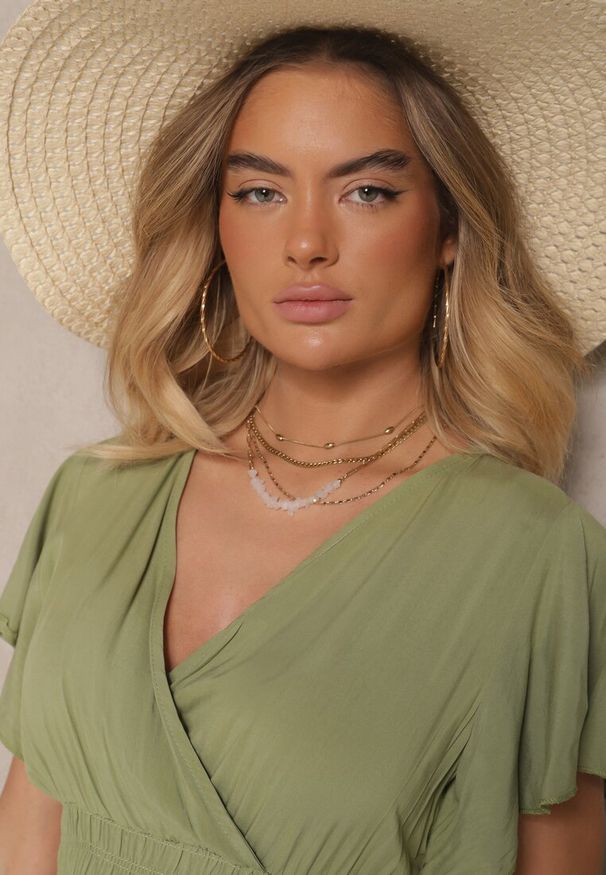 Renee - Zielona Rozkloszowana Sukienka z Wiskozy z Kopertowym Dekoltem Rellrive. Okazja: na co dzień. Kolor: zielony. Materiał: wiskoza. Długość rękawa: krótki rękaw. Typ sukienki: kopertowe. Styl: klasyczny, casual