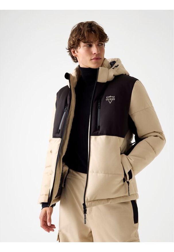 Guess Kurtka narciarska M5BL0N WF182 Beżowy Regular Fit. Kolor: beżowy. Materiał: syntetyk. Sport: narciarstwo