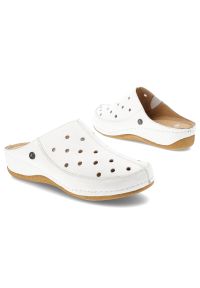 Białe Klapki Armodo Wygodne Obuwie Damskie. Okazja: na spacer. Kolor: biały. Materiał: skóra. Styl: klasyczny, elegancki #3