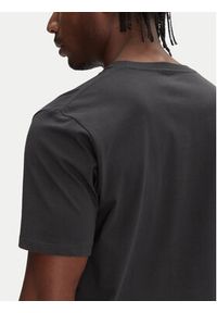 Wrangler T-Shirt Americana 112362790 Czarny Regular Fit. Kolor: czarny. Materiał: bawełna