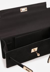 Born2be - Czarna Elegancka Torebka Kuferek z Imitacji Zamszu z Dodatkowym Łańcuszkiem Epona. Kolor: czarny. Materiał: zamszowe. Styl: elegancki. Rodzaj torebki: na ramię #3