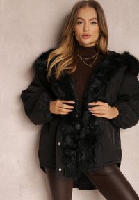 Renee - Czarna Kurtka Parka Oversize z Futerkiem Horelle. Kolor: czarny. Materiał: futro. Długość rękawa: długi rękaw. Długość: długie. Wzór: aplikacja, gładki, jednolity. Sezon: zima, jesień. Styl: klasyczny