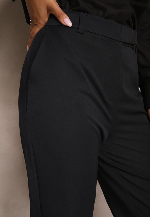 Renee - Granatowe Garniturowe Spodnie Dzwony z Wiskozą High Waist Gelobina. Okazja: na spotkanie biznesowe. Stan: podwyższony. Kolor: niebieski. Materiał: wiskoza. Styl: biznesowy, klasyczny