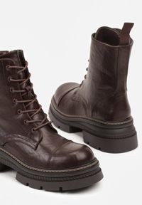 Born2be - Brązowe Botki Workery na Podeszwie z Tłoczeniami Temishe. Kolor: brązowy. Materiał: jeans, skóra. Szerokość cholewki: normalna. Styl: klasyczny