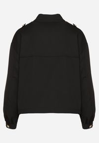 Born2be - Czarna Kurtka ze Stójką i Ozdobnymi Guzikami Ściągana w Pasie Troczkiem Basalle. Okazja: na co dzień. Typ kołnierza: kołnierzyk stójkowy. Kolor: czarny. Materiał: jeans. Styl: casual, elegancki #7