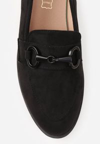 Renee - Czarne Mokasyny Vices z Wkładką ze Skóry Naturalnej Zdobione Łańcuszkiem Delariona. Kolor: czarny. Materiał: skóra. Wzór: aplikacja. Obcas: na płaskiej podeszwie. Styl: elegancki #9