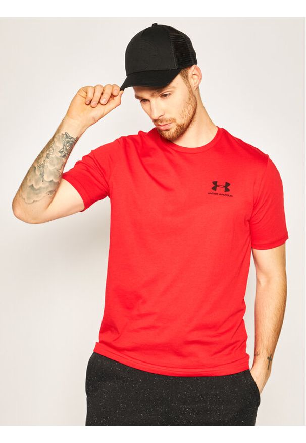 T-Shirt Under Armour. Kolor: czerwony. Materiał: bawełna