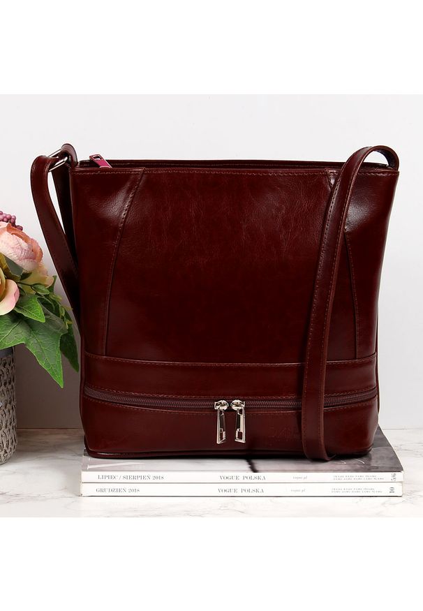 Torebka skórzana listonoszka DAN-A T332 koniak. Materiał: skórzane. Styl: elegancki
