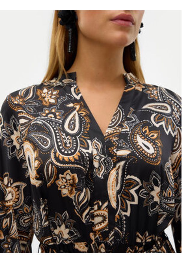 Vero Moda Sukienka koszulowa Thora 10320742 Czarny Regular Fit. Kolor: czarny. Materiał: syntetyk. Typ sukienki: koszulowe