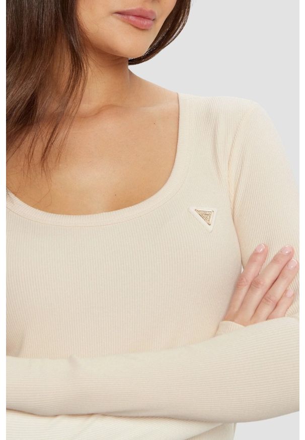 Guess - GUESS Beżowy damski longsleeve Colette, Rozmiar M. Kolor: beżowy. Długość rękawa: długi rękaw
