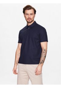 Oscar Jacobson Polo Wade 6960 5108 Granatowy Regular Fit. Typ kołnierza: polo. Kolor: niebieski. Materiał: bawełna