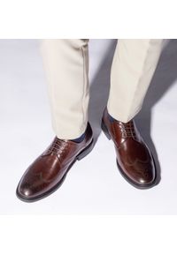 Wittchen - Męskie buty derby skórzane z płaskim szwem bordowe. Okazja: do pracy, na co dzień. Kolor: czerwony. Materiał: skóra. Wzór: aplikacja. Styl: casual, elegancki #4