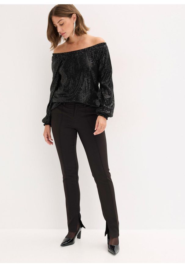 bonprix - Shirt oversized z dekoltem carmen i cekinami. Typ kołnierza: typu carmen. Kolor: czarny. Styl: elegancki