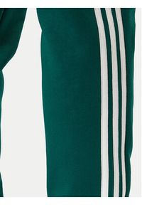 Adidas - adidas Spodnie dresowe 3-Stripes KE3559 Zielony Slim Fit. Kolor: zielony. Materiał: bawełna #4