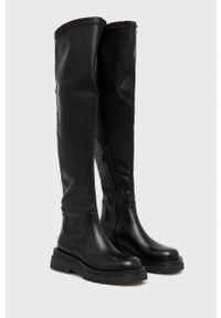 Wojas Kozaki skórzane damskie kolor czarny na platformie. Nosek buta: okrągły. Kolor: czarny. Materiał: skóra. Szerokość cholewki: normalna. Obcas: na platformie #4