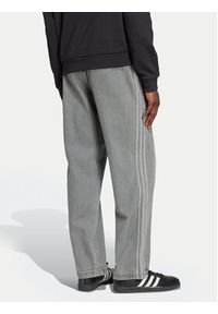 Adidas - adidas Jeansy adicolor Denim Stone JW5920 Szary Regular Fit. Kolor: szary #5
